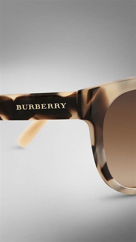 burberry trench collection cat eye sunglasses